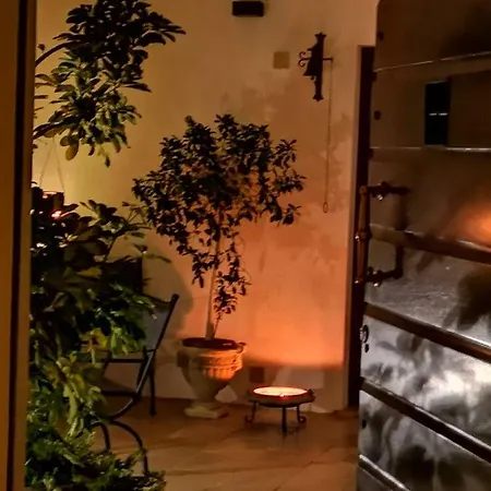 Oda ve Kahvaltı Corti Carmela